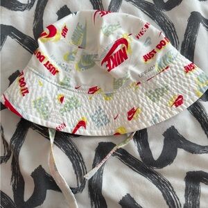 Nike White and Red Bucket Sun Hat Upf 40